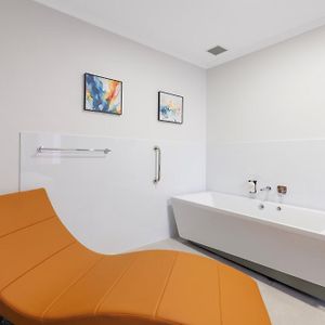 Executive King Room Spa Bath